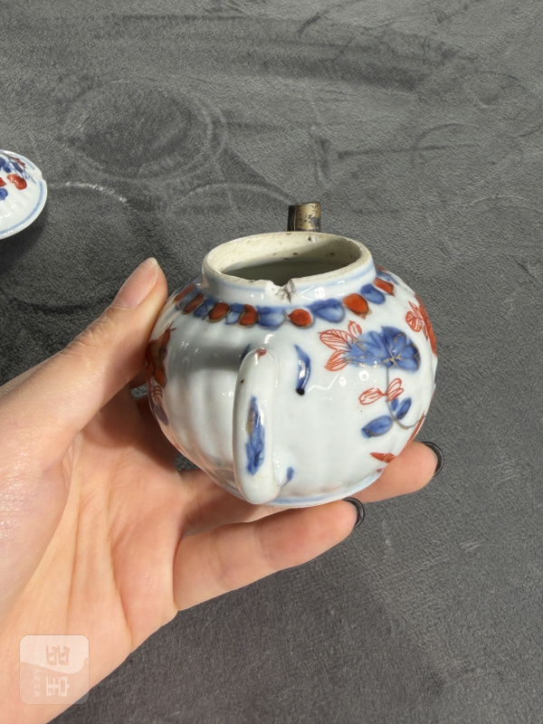 清康熙青花矾红描金花卉纹瓜棱形小壶（包铜口） - 图5